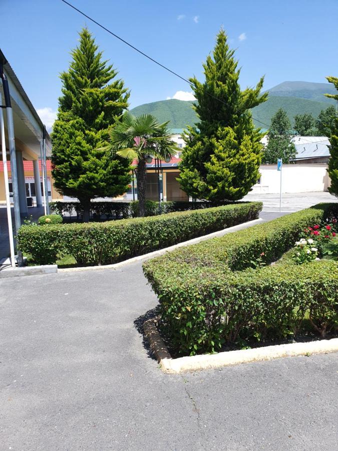 Sheki Avtovagzal Motel Kültér fotó