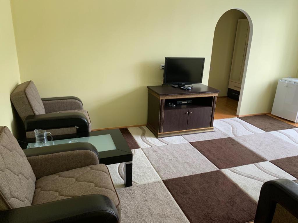 Sheki Avtovagzal Motel Kültér fotó