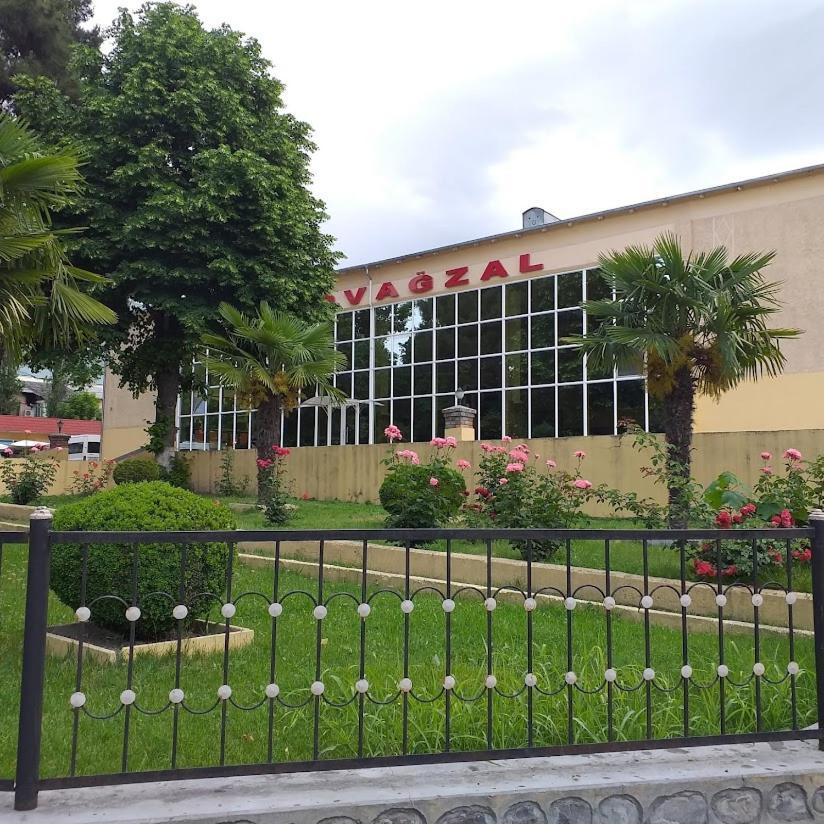 Sheki Avtovagzal Motel Kültér fotó